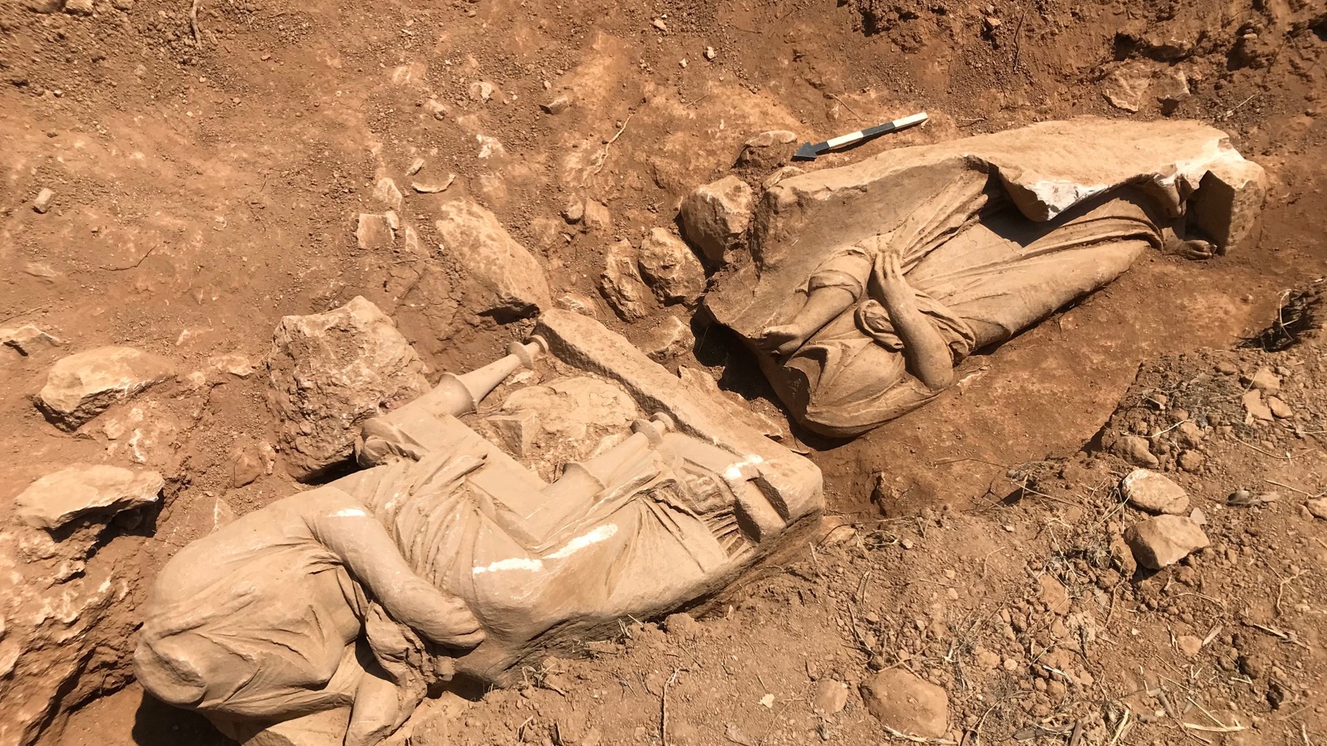 Παιανία: Βρέθηκε αρχαίο μαρμάρινο μνημείο στο οικόπεδο για το νέο δημαρχείο – ΦΩΤΟ