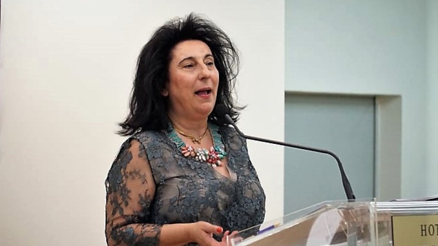 Απαράδεκτες δηλώσεις Αξιόγλου για Μπεκατώρου: Οι κυρίες δεν μπαίνουν στα δωμάτια μοναχικών ανδρών