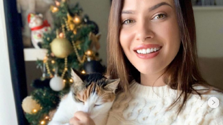 Αγνώριστη η Λάουρα Νάργες – Άλλαξε ξανά τα μαλλιά της – ΦΩΤΟ