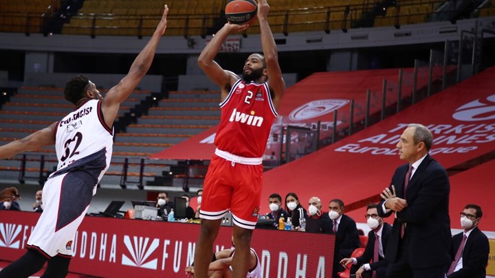 Αρμάνι Μιλάνο-Ολυμπιακός 65-62 (30′)