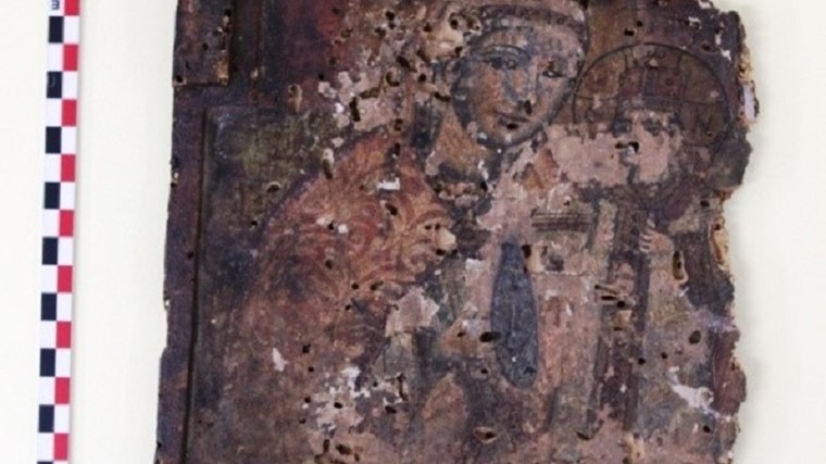 Δράμα: Ο θάνατος μητέρας και γιου αποκάλυψε θρησκευτικό θησαυρό	– Βρέθηκαν 380 εικόνες και εκκλησιαστικά είδη