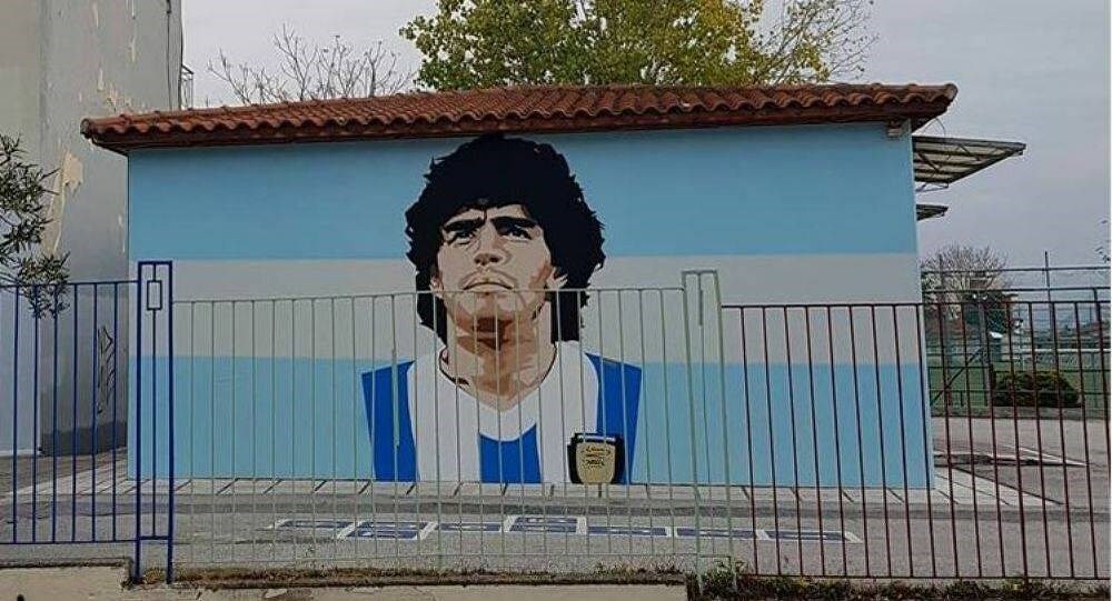 Ηλίας Στύλος: Ο καλλιτέχνης που έφτιαξε τα εντυπωσιακά γκράφιτι Μαραντόνα-Χατζηπαναγή δεν παρακολουθεί ποδόσφαιρο