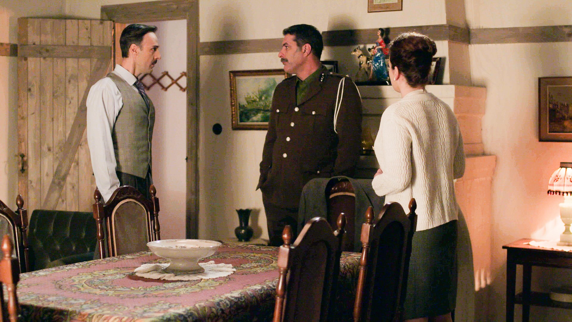 Άγριες Μέλισσες: Η κίνηση ματ του Βόσκαρη και η αναπάντεχη επίσκεψη στο Διαφάνι