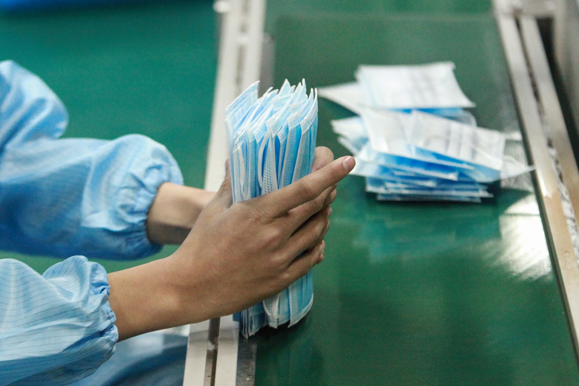 Κορονοϊός: Η Κίνα εξήγαγε πάνω από 200 δισ. μάσκες το 2020