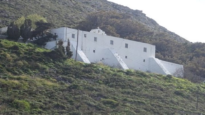 Πάρος: Θρίλερ με πτώμα που βρέθηκε σε δύσβατη περιοχή – Οι πρώτες πληροφορίες