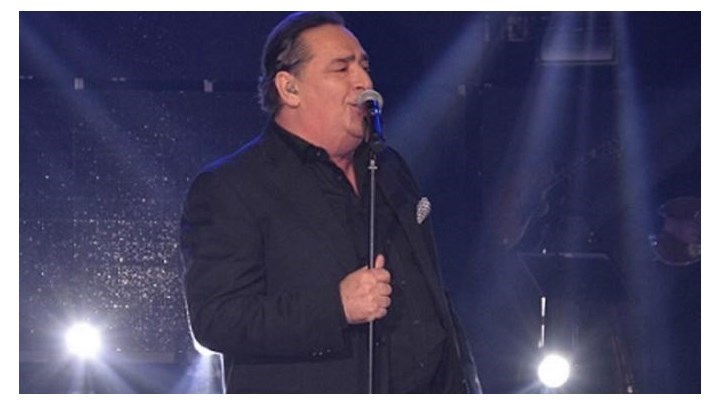 Βασίλης Καρράς: Αναβάλλεται λόγω ασθένειας η διαδικτυακή συναυλία του