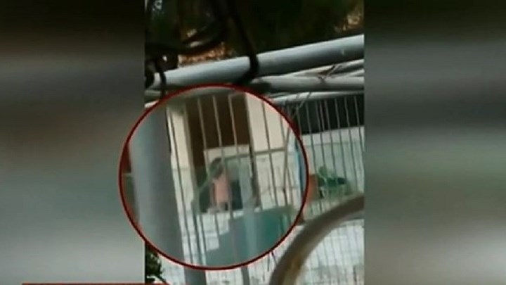 Χαλκίδα: Τι λέει η γυναίκα που τράβηξε το βίντεο με το καψόνι νηπιαγωγού σε 4χρονο κοριτσάκι