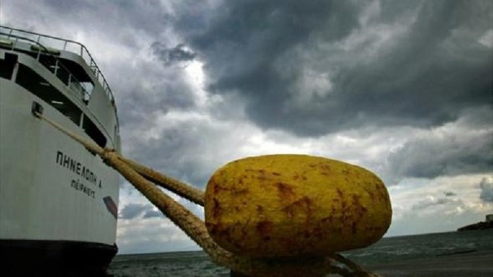 Πλοία: Λύνουν τους κάβους – Δεν έγινε δεκτή η πρόταση για συνέχιση της απεργίας
