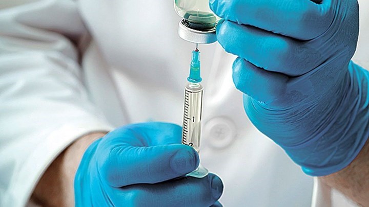 Κορονοϊός: Στόχος της ΕΕ να εμβολιάσει το 70% των ενηλίκων έως το τέλος καλοκαιριού