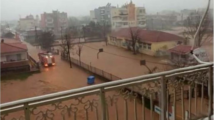 Τραγωδία στον Έβρο: Πνίγηκε πυροσβέστης που πήγαινε να βοηθήσει στον απεγκλωβισμό μαθητών