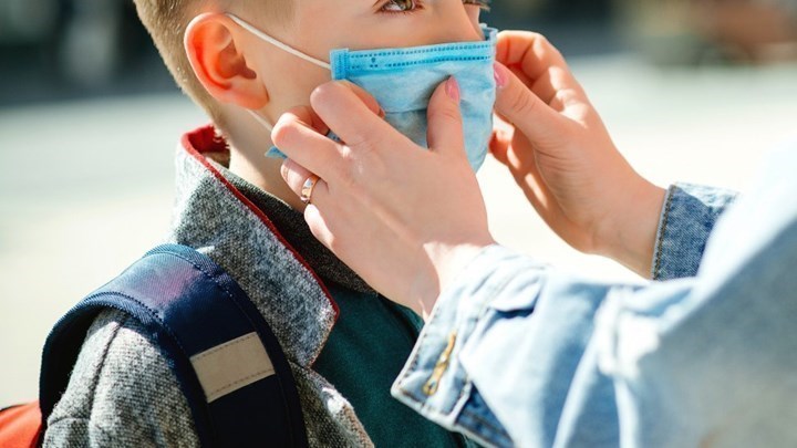 Κορονοϊός: Παιδιά και επίμονα συμπτώματα – Τι έδειξε νέα έρευνα