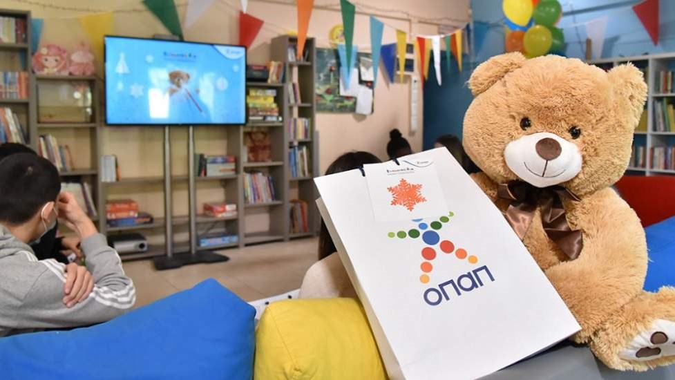 Ευχές και 5.034 δώρα στα παιδιά από τα Ευχοστολίδια