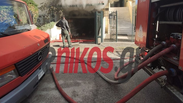 Φωτιά σε αποθήκη στη Μεταμόρφωση – ΦΩΤΟ αναγνώστη
