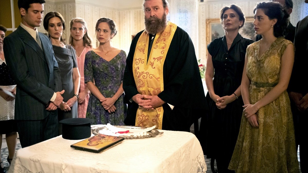 Ο Κωστής Σαββιδάκης από τις “Άγριες Μέλισσες” εύχεται χρόνια πολλά στο enikos.gr