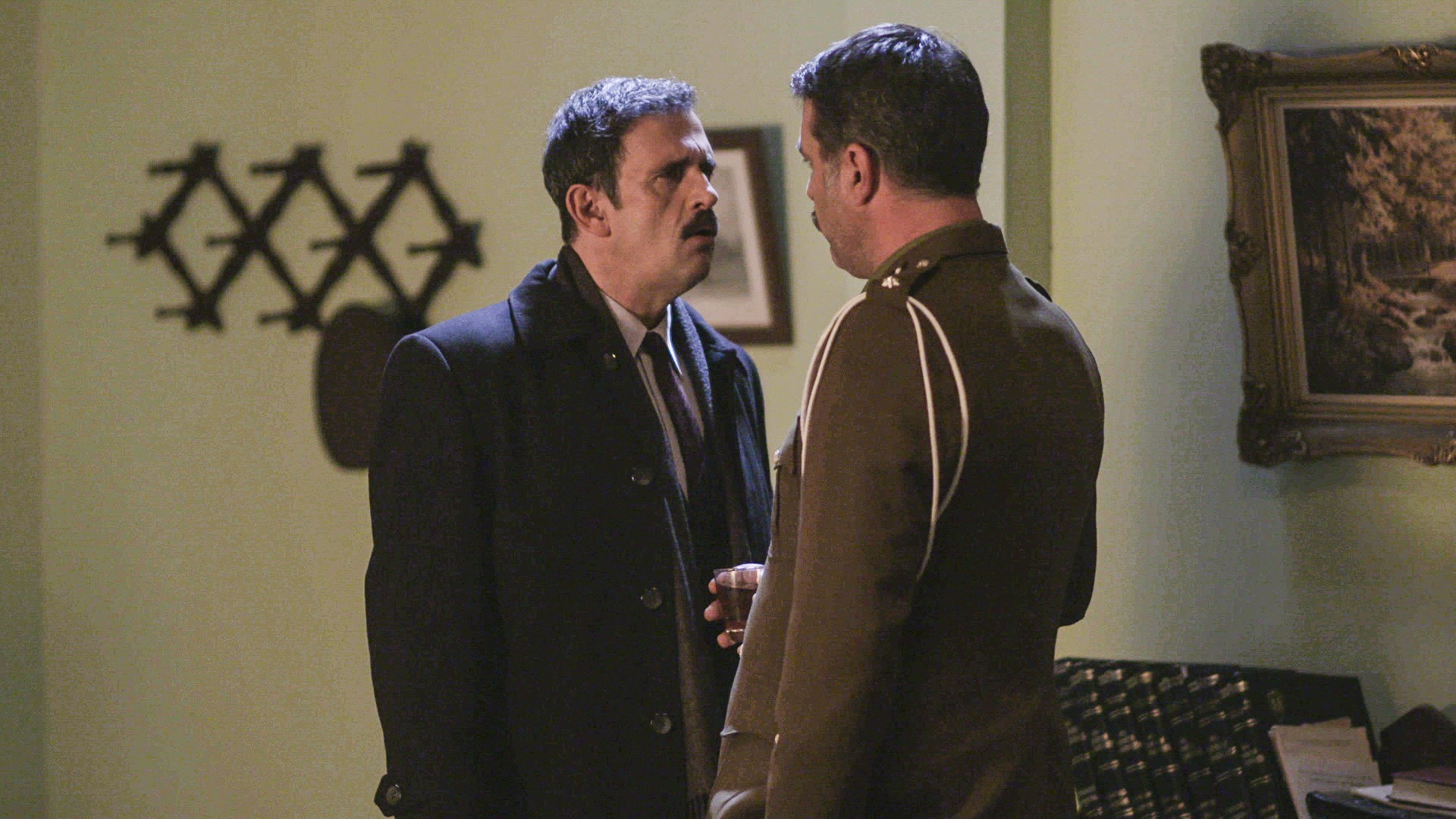 Άγριες Μέλισσες: Ο Βόσκαρης μπαίνει ανάμεσα σε Δούκα και Μυρσίνη – Ποια θα είναι η επόμενη κίνησή του;