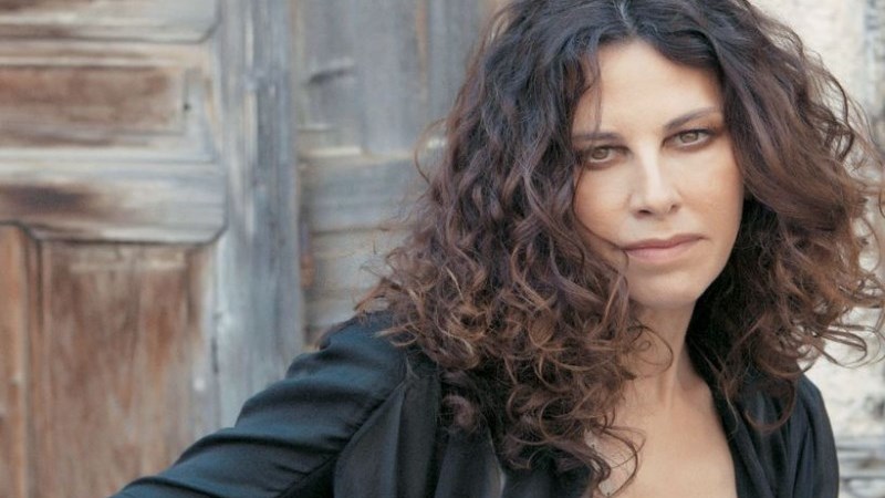 Η Ελευθερία Αρβανιτάκη εύχεται χρόνια πολλά στο enikos.gr