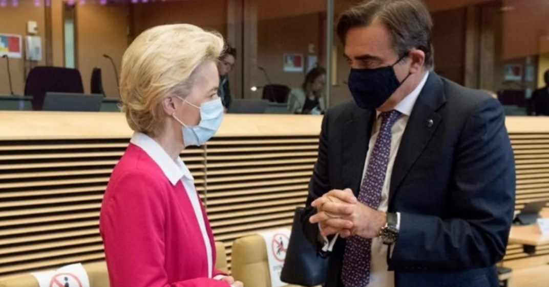 Φον ντερ Λάιεν – Σχοινάς: Ανησυχούμε για τις μεταλλάξεις – Τι απαντούν στην κριτική για καθυστερήσεις