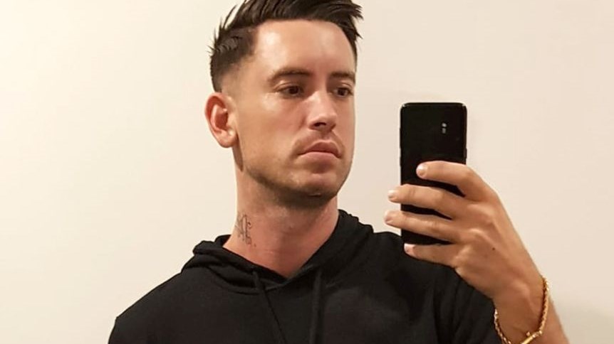 Κρατούσε γυναίκες σαν σκλάβες του σεξ και τους έκανε “τατουάζ” επειδή ήταν κτήμα του