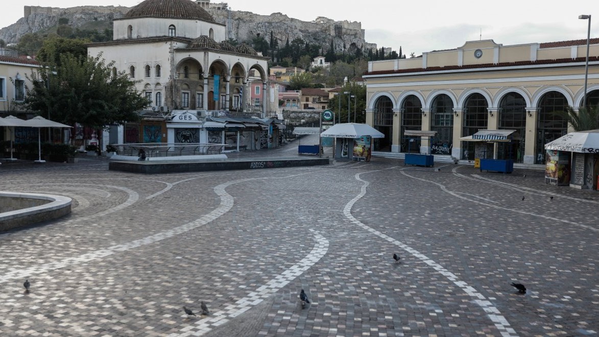 Αντίστροφη μέτρηση για τα νέα μέτρα: Τι προτείνουν οι ειδικοί – Κερδίζει έδαφος η απαγόρευση κυκλοφορίας τα Σαββατοκύριακα