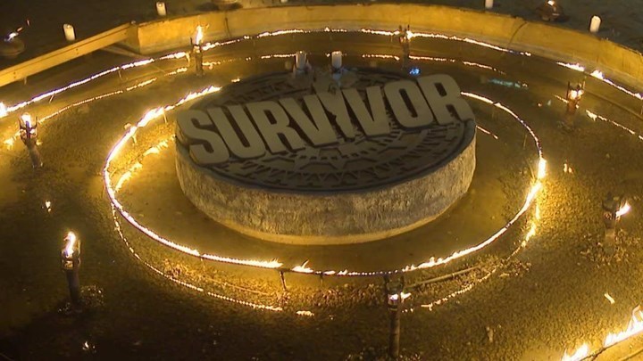 Survivor: Ειδύλλιο στο ριάλιτι επιβίωσης – Τους τσάκωσαν στο δάσος – ΒΙΝΤΕΟ