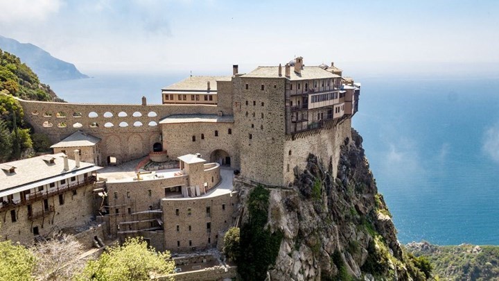 Κορονοϊός: Τα μέτρα που ισχύουν στο Άγιον Όρος – Τι προβλέπεται για τις προσκυνηματικές επισκέψεις