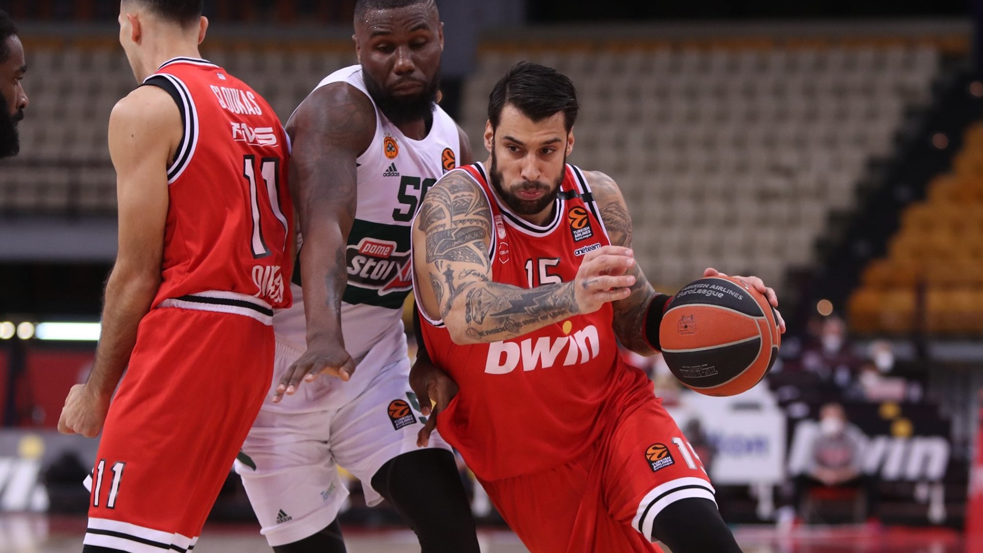 Oλυμπιακός-Παναθηναϊκός 18-21 (10′)