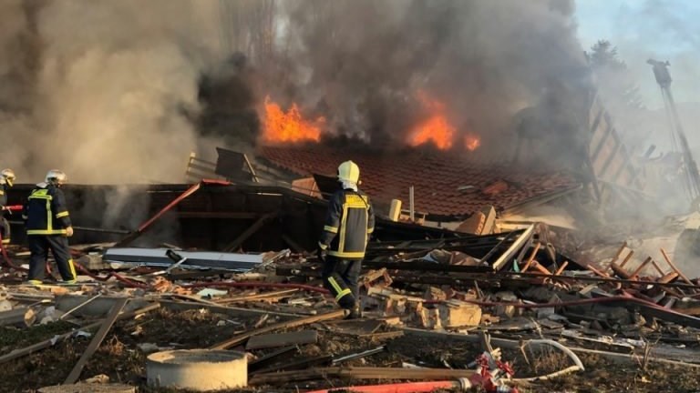 Καστοριά: Συνεχίζονται οι έρευνες για τα αίτια της έκρηξης που ισοπέδωσε ξενοδοχείο