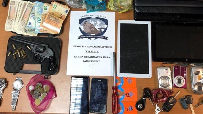 ΕΛΑΣ: Χειροπέδες σε ζευγάρι διαρρηκτών