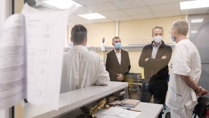 Μητσοτάκης από Ικαρία: Ο εμβολιασμός τρέχει καλά, δεν έχουμε αστοχίες