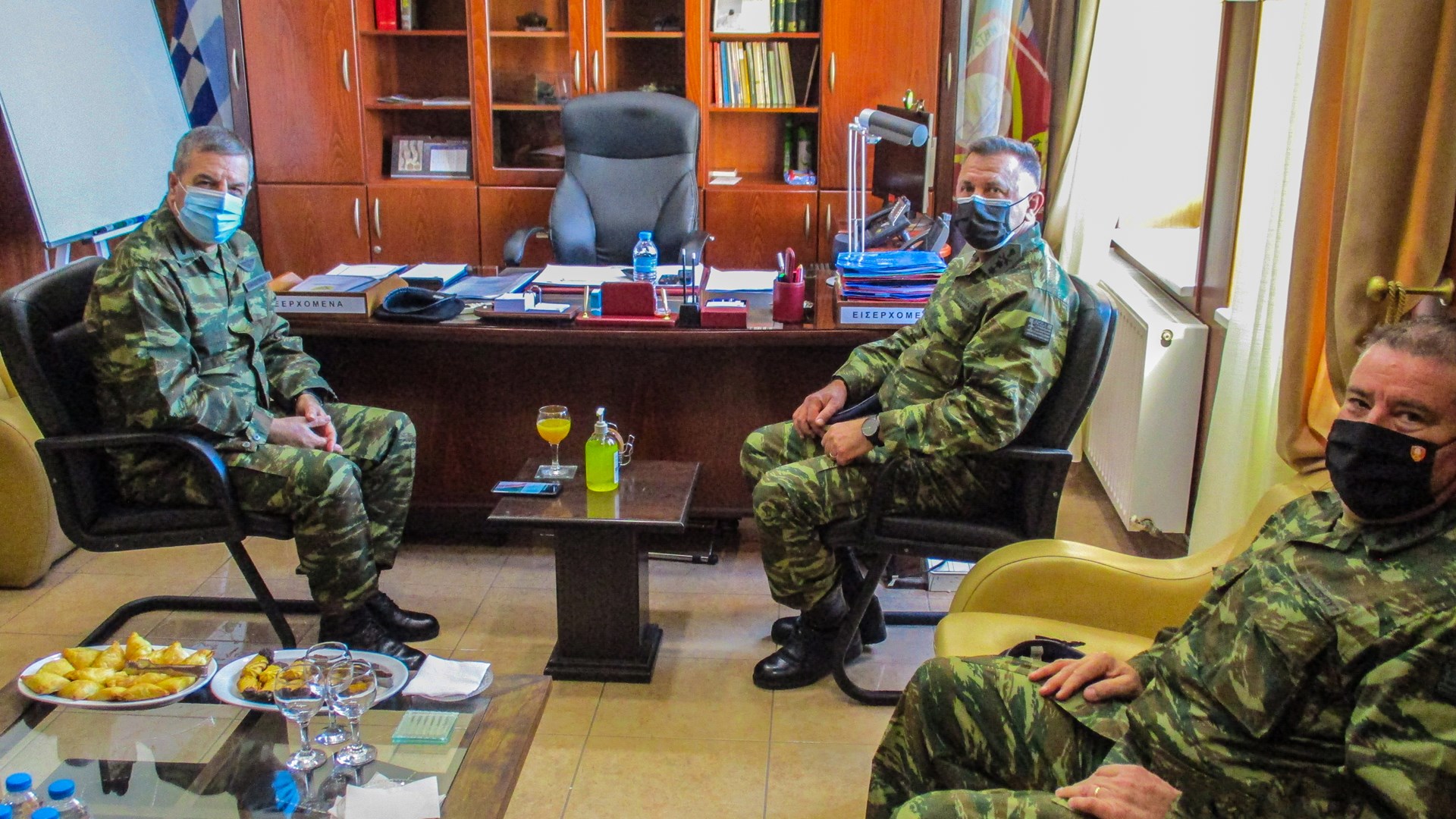 O Αρχηγός ΓΕΣ εκεί που χτυπά η “καρδιά” των τεθωρακισμένων – ΦΩΤΟ
