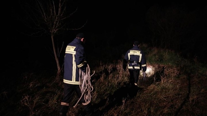 Δήμος Φυλής: Αίσιο τέλος στον απεγκλωβισμό δύο ανθρώπων από το ρέμα της Γκούρας
