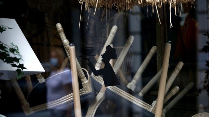 Εστίαση: «Κοκτέιλ» ενισχύσεων, φορο-ελαφρύνσεων και… κάλυψης μισθών – Οι άξονες του πακέτου στήριξης