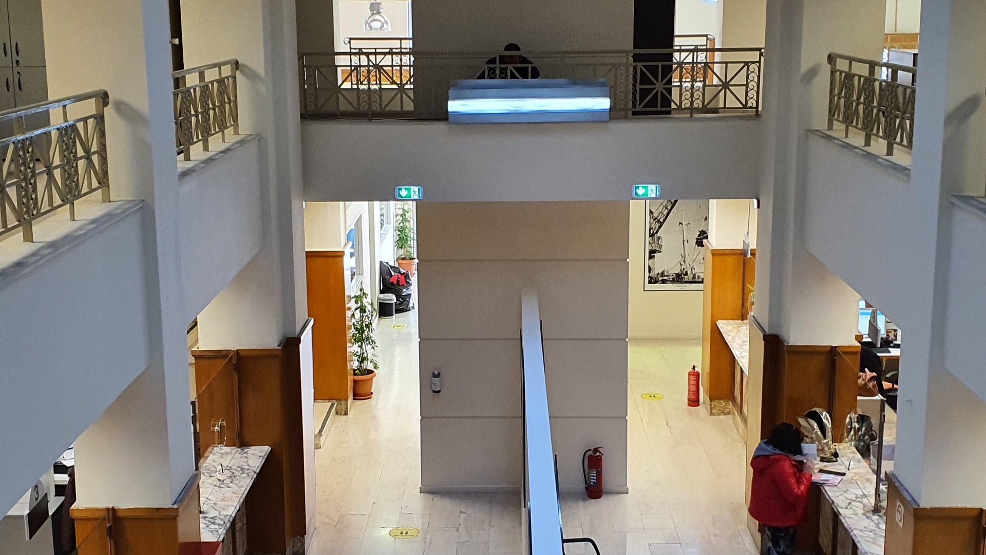 Δήμος Πειραιά: Συσκευή αποστείρωσης και καθαρισμού αέρα στο κεντρικό ΚΕΠ