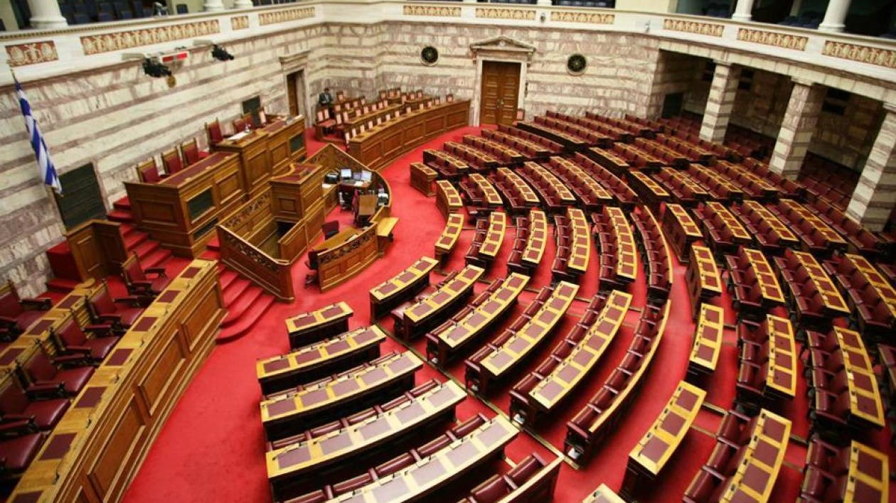 Βουλή: Αντιπαράθεση για το νομοσχέδιο του υπουργείου Παιδείας – “Όχι” στην πρόταση ΣΥΡΙΖΑ για “πάγωμα” της συζήτησης