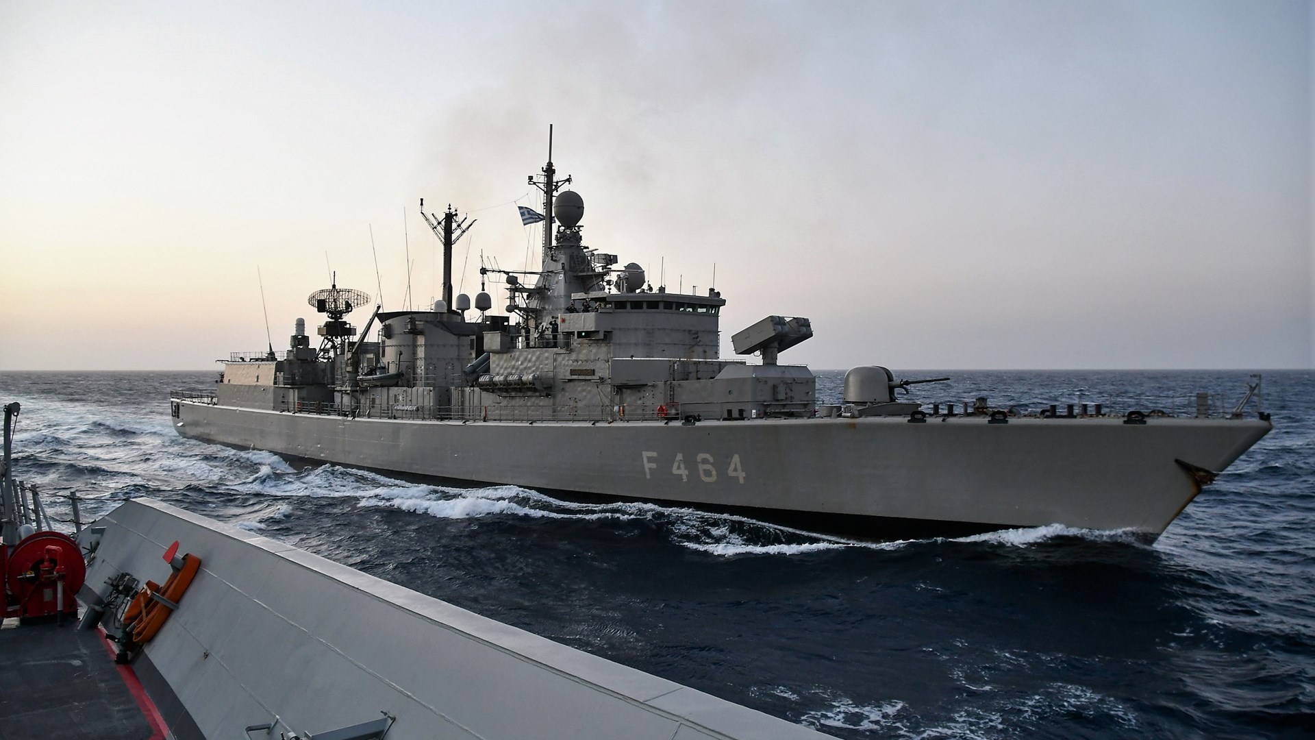 Νέα άσκηση ελληνικών φρεγατών με Πολεμικά Πλοία της SNMG2 – ΦΩΤΟ