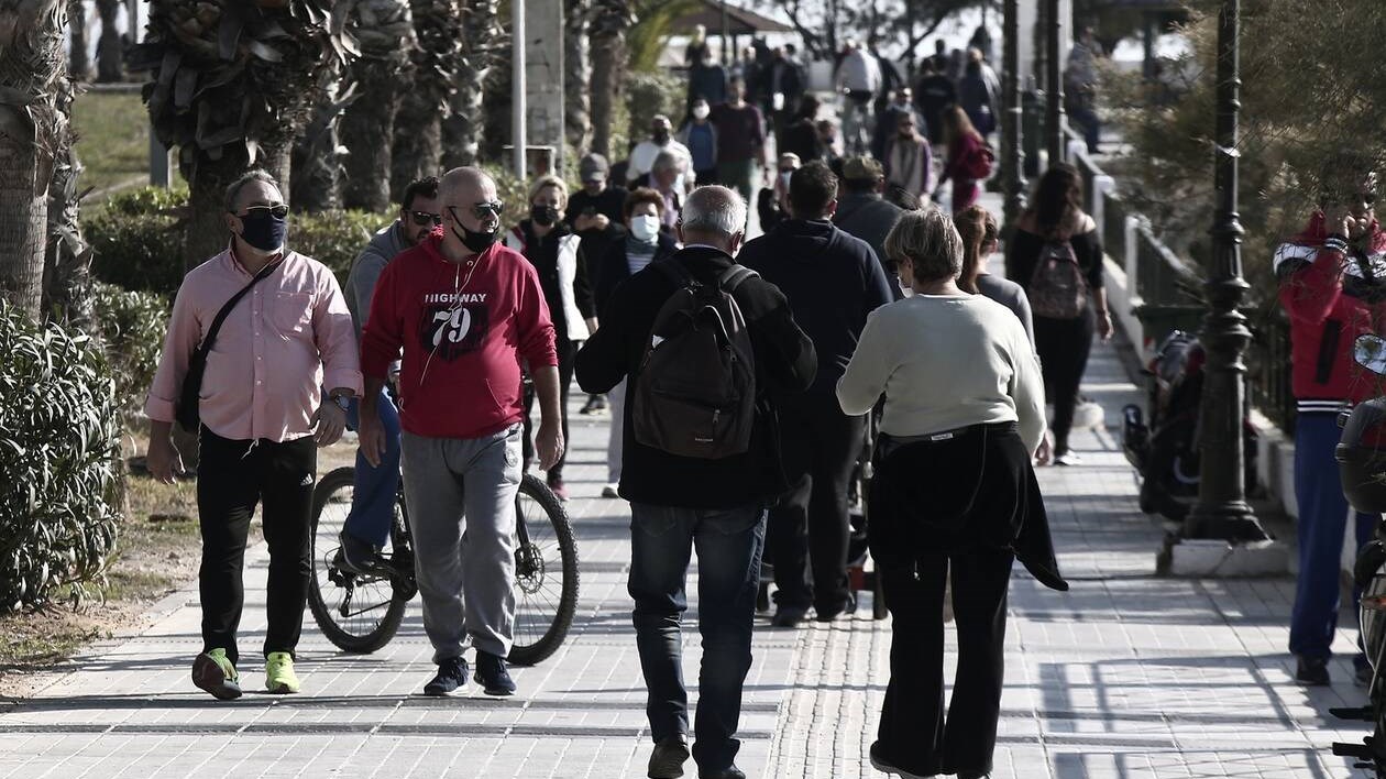 Κορονοϊός: Πού εντοπίζονται τα 1.526 κρούσματα – “Φλέγεται” η Αττική, μεγάλη αύξηση στη Θεσσαλονίκη