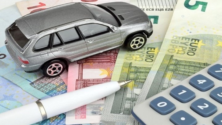 Τέλη κυκλοφορίας πολλών ταχυτήτων: Τι θα πληρώσετε φέτος – Αναλυτικοί πίνακες και παραδείγματα