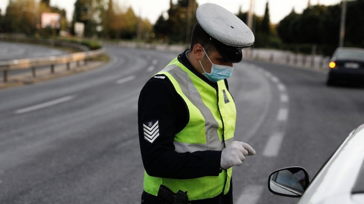 Lockdown στην Αττική: Πόσα άτομα επιτρέπονται σε ΙΧ και ταξί – Τι ισχύει για τα Μέσα Μαζικής Μεταφοράς