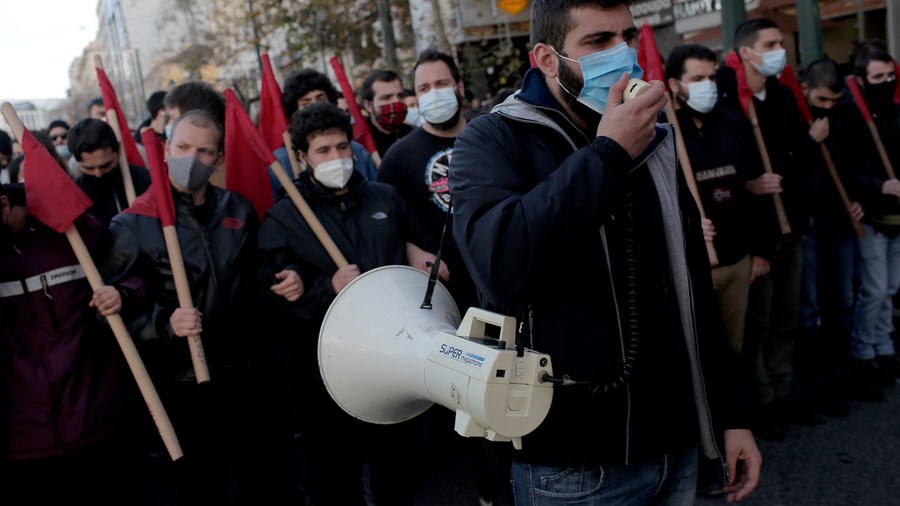 Σε εξέλιξη πανεκπαιδευτικό συλλαλητήριο στο κέντρο της Αθήνας