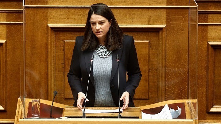 Κεραμέως: Ο ΣΥΡΙΖΑ το πρωί διαδηλώνει και χωρίς στοιχειώδεις αποστάσεις και το μεσημέρι καταγγέλλει αυξήσεις στα κρούσματα