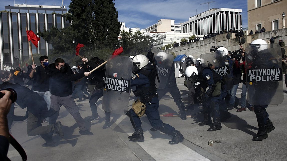 Βουλή: Καταγγελία από ΣΥΡΙΖΑ και ΜέΡΑ25 για αστυνομική βία στο πανεκπαιδευτικό συλλαλητήριο