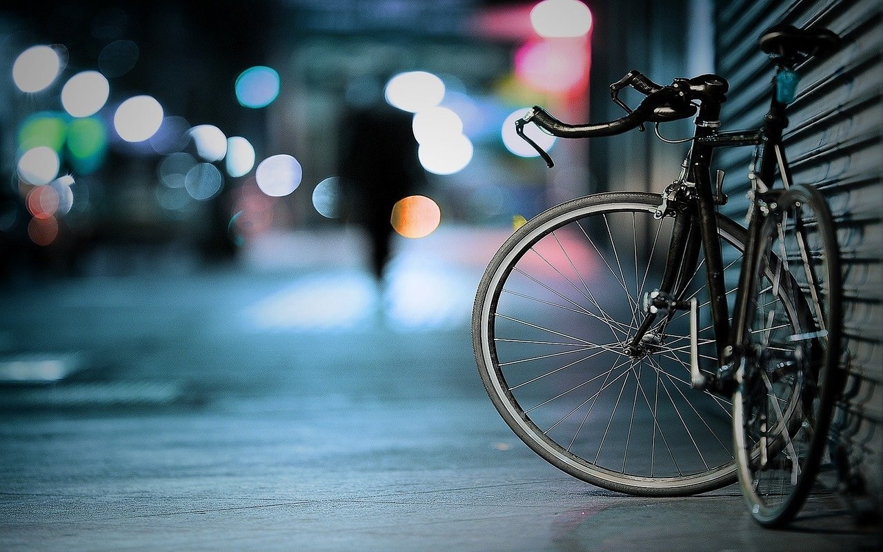 Λαμία: Έκοψαν πινακίδα στη μέση για να κλέψουν ένα ποδήλατο – ΦΩΤΟ