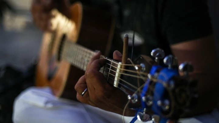 Καταγγελίες για απόπειρα λογοκρισίας στη μουσική – Αλλαγές στο άρθρο 8 ανακοίνωσε ο Λιβάνιος