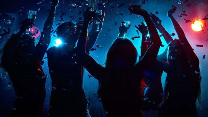 Θεσσαλονίκη: Νέο κορονοπάρτι σε διαμέρισμα – Πρόστιμο 3.000 ευρώ στον ιδιοκτήτη