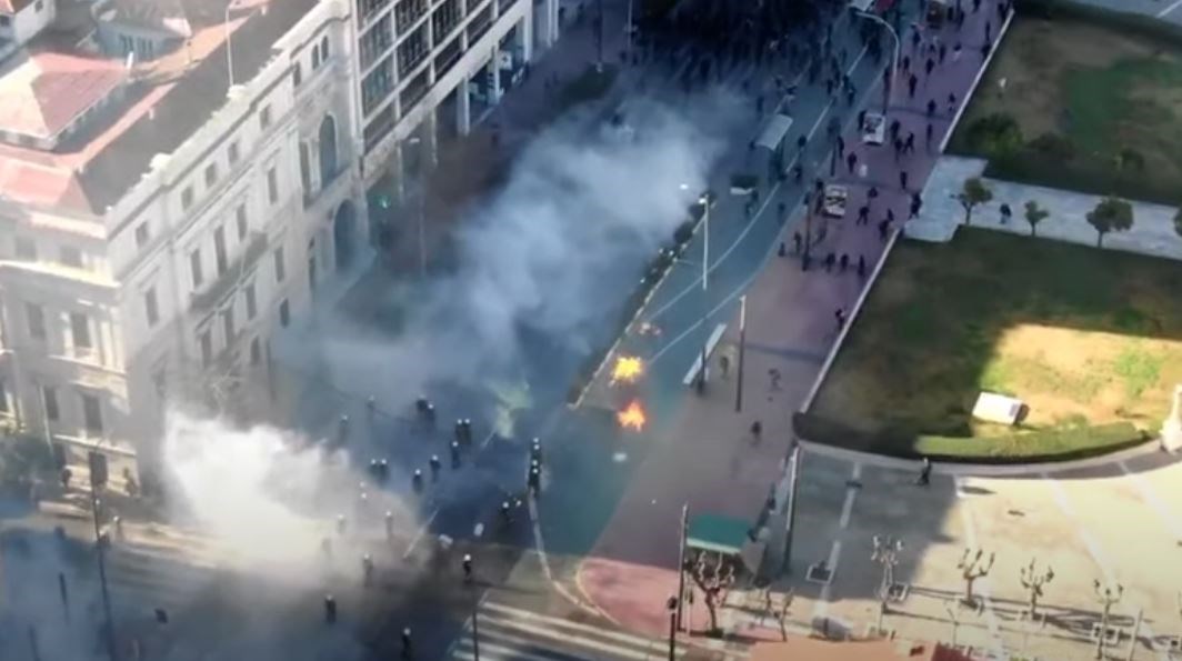 ΕΛ.ΑΣ.: Τα χθεσινά επεισόδια στην Αθήνα όπως καταγράφηκαν από drone – Το χρονικό
