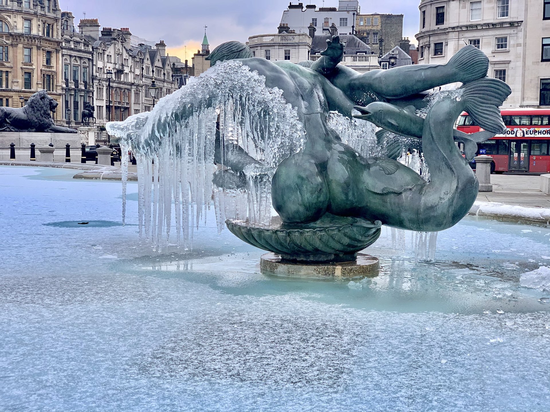 Πολικό ψύχος στη Βρετανία: Η πιο κρύα νύχτα από το 1995 – Εντυπωσιακές εικόνες