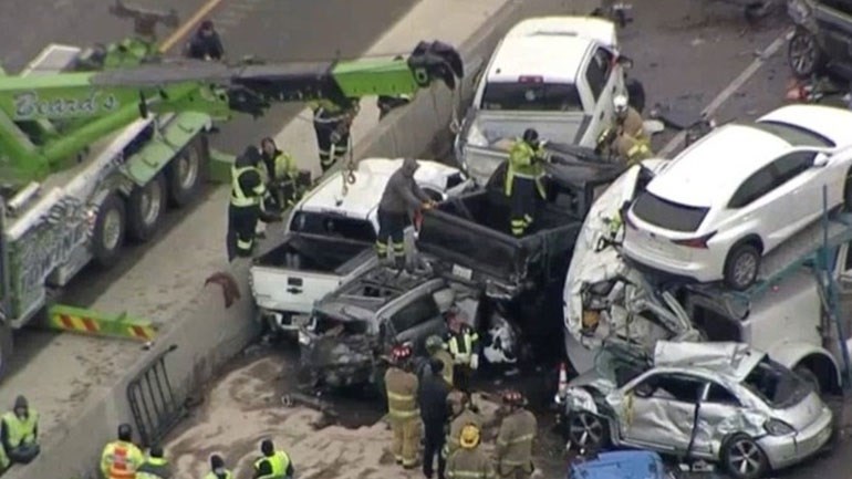 ΗΠΑ: Τουλάχιστον 5 νεκροί και πάνω από 30 τραυματίες σε καραμπόλα 100 οχημάτων στο Τέξας – ΒΙΝΤΕΟ