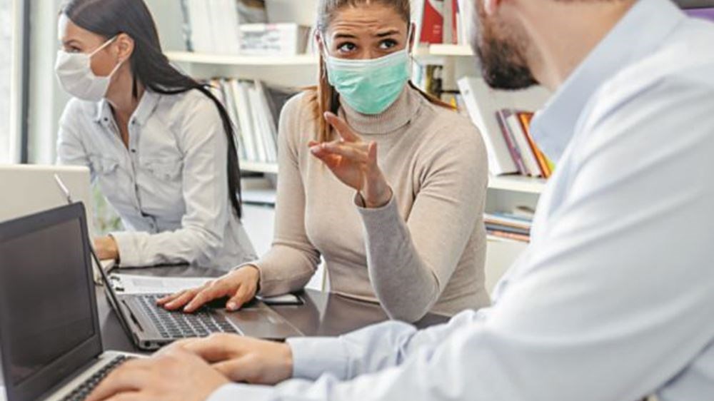 Μετακίνηση εργαζομένων: Τι αλλάζει για επιστήμονες και αυτοαπασχολούμενους – Διευκρινίσεις Χαρδαλιά