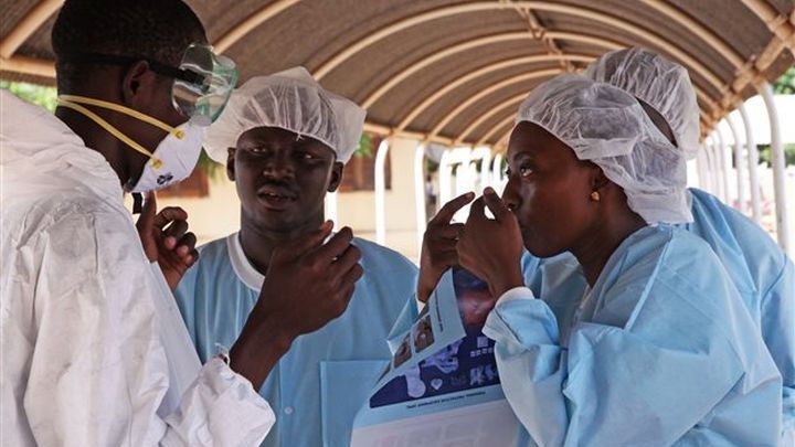 Συναγερμός στη Γουινέα από την επανεμφάνιση του Έμπολα – Σπεύδει ο ΠΟΥ για βοήθεια