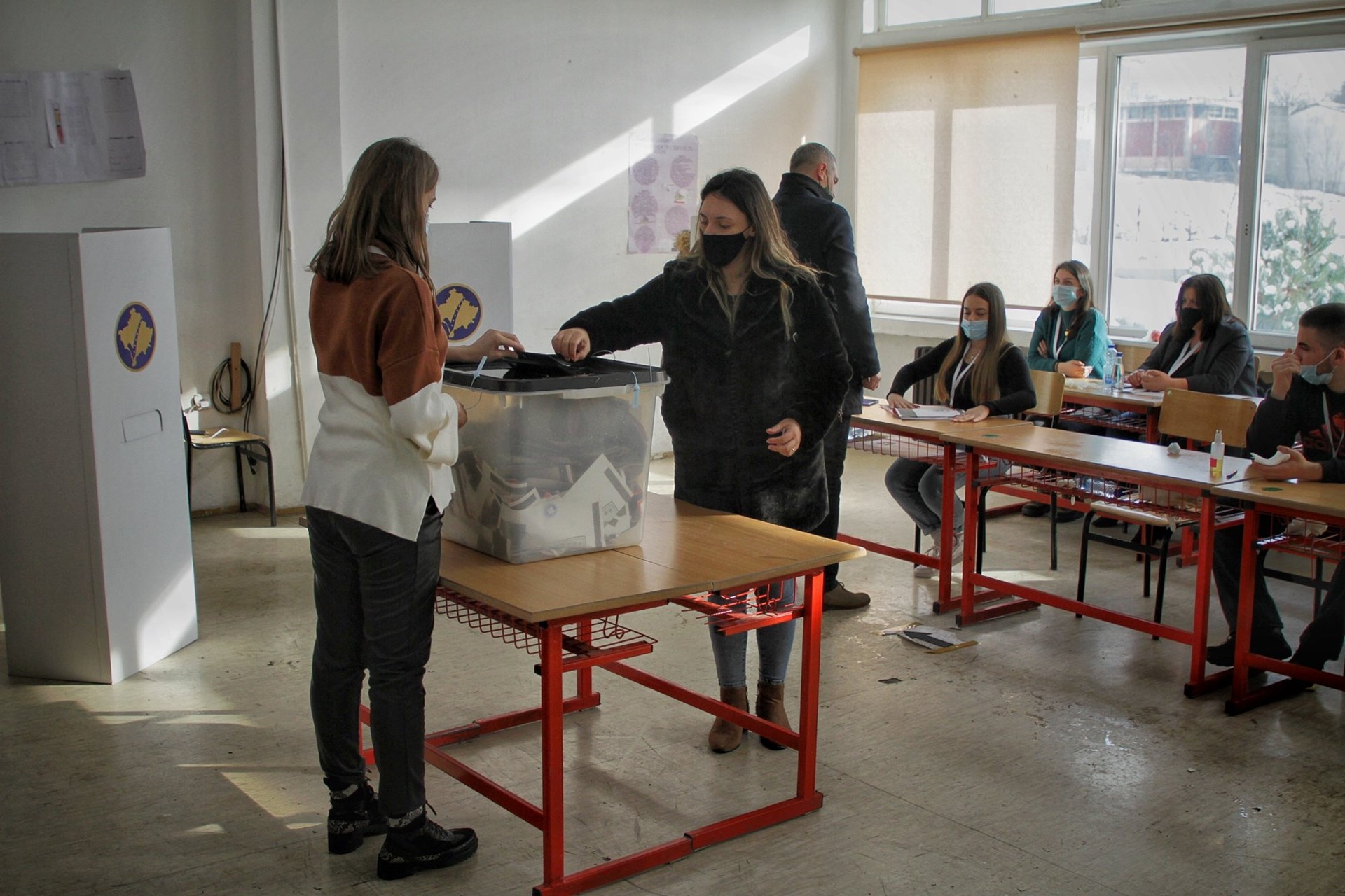 Κόσοβο: Το αντιπολιτευόμενο κόμμα “Αυτοδιάθεση” κερδίζει τις βουλευτικές εκλογές